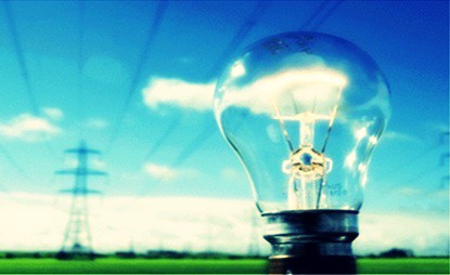  la electricidad es una forma ubicua de energía que resulta del movimiento, tanto de partículas cargadas como de electrones. 